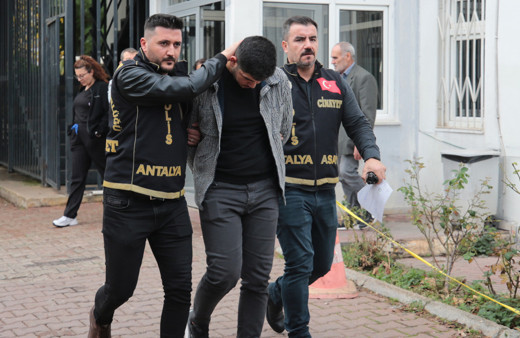 Antalya'da iki arkadaşın kavgası cinayetle bitti