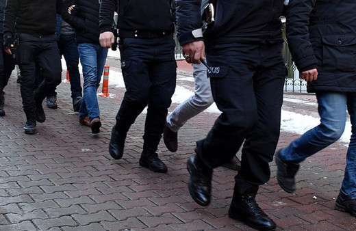 İzmir'de Beşoklar suç örgütüne operasyon: 32 şüpheli tutuklandı