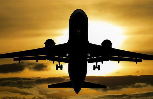 Üç saati aşan rötarlı uçuşlar için yolculara tazminat ödenecek