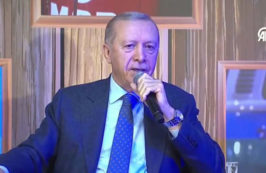 Cumhurbaşkanı Erdoğan, Sarı Gelin şarkısını söyledi
