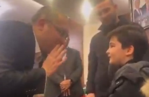 CHP'li Belediye Başkanı'ndan küçük çocuğa skandal sorular!