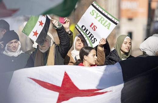 Lübnanlı Dürzi lider Canbolat'tan HTŞ lideri Şara'ya tebrik telefonu