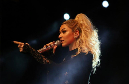 Hadise'nin 'Sevmiyorum' dediği şarkıcının kim olduğu belli oldu