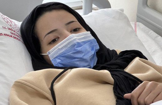 Karın ağrısı geçmeyince hastaneye gitti hayatının şokunu yaşadı! Ağrının sebebi bakın neymiş