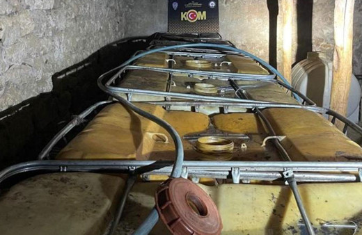 Ağrı'da kaçakçılık operasyonu: 8,5 ton motorin ele geçirildi