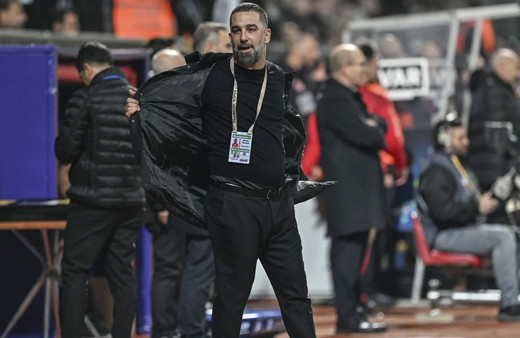 Arda Turan, Fenerbahçe maçında kırmızı gördü