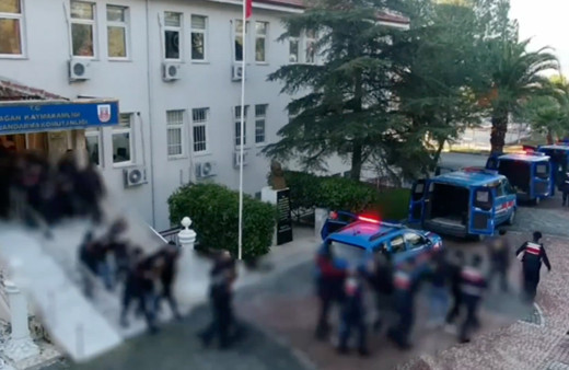 Organize suç örgütlerine 'Hücre' operasyonu! Bakan Yerlikaya: 38 şüpheli tutuklandı, 4 lüks araca el konuldu