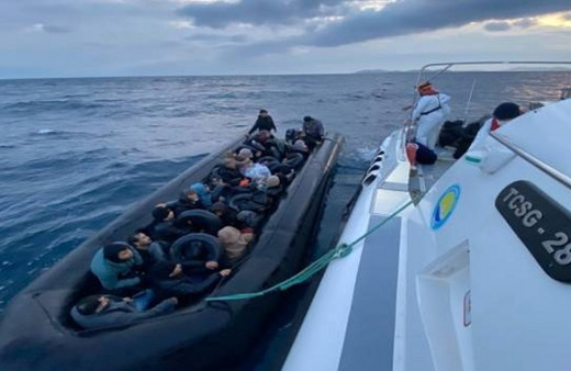 İzmir'de 39 düzensiz göçmen yakalandı