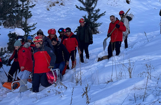 Erzurum'da sporcuların üzerine çığ düştü milli sporcu hayatını kaybetti