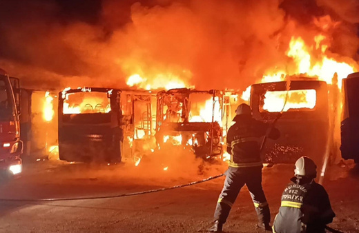 Burdur'da çıkan yangında 6 özel halk otobüsü zarar gördü