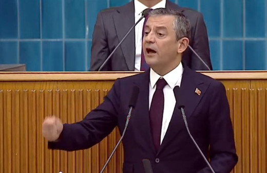 Özgür Özel'den Cumhurbaşkanı Erdoğan'a 'CHP Esad'ın yasını tutuyor' yanıtı