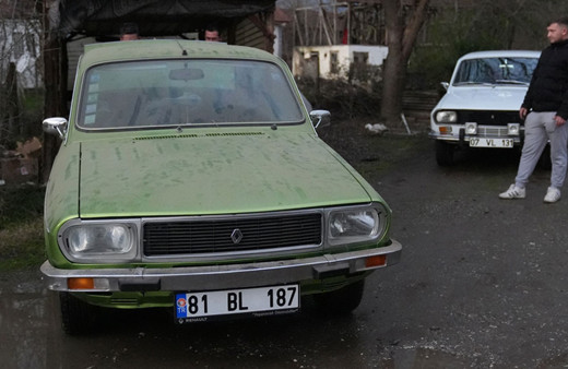 1977 model aracını restore etti sadece 77 bin kilometrede sahibi vasiyetini açıkladı