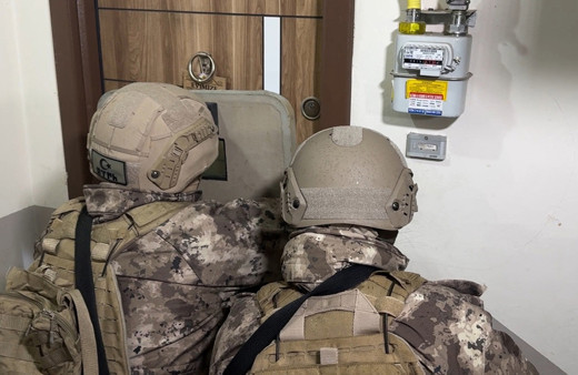 Sosyal medyadaki paylaşımlar savcılığı harekete geçirdi! Edirne'de 'şafak' operasyonu