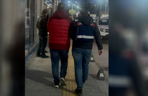 İzmir'de terör propagandası iddiasıyla 5 şüpheli yakalandı