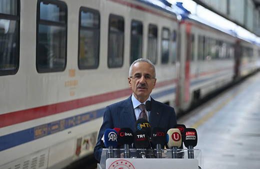 Bakan Abdulkadir Uraloğlu duyurdu! Tren gar ve istasyonlarında ücretsiz internet dönemi başlayacak