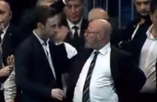 Mete Vardar'dan genel kurulda skandal hareket!