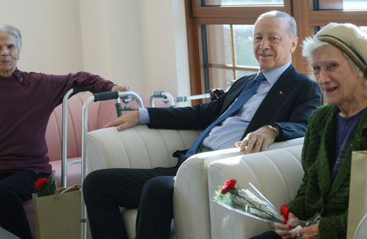 Cumhurbaşkanı Erdoğan, Darülaceze sakinlerini ziyaret etti