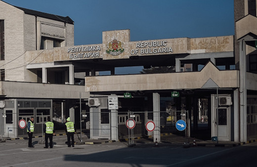 Bulgaristan ve Romanya AB'nin vizesiz seyahat bölgesine fiilen dahil oldu