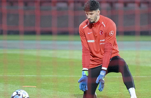 Manchester United'dan Altay Bayındır kararı