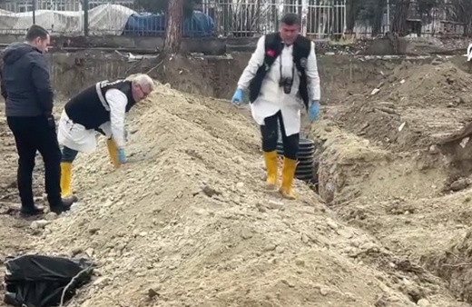 Burdur'da öğretmenevi bahçesindeki kazıda insan kemikleri bulundu