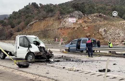 Çorum Osmancık'ta 4 araç kazaya karıştı: 2 ölü 5 yaralı