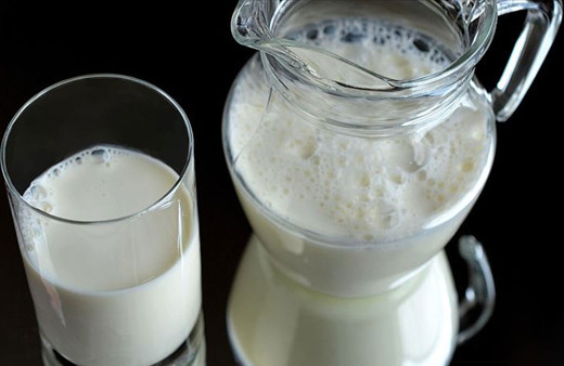 Üç harfli market zincirinde satılan sütler toplatılıyor! İçinden süt yerine su çıktı