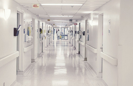 İtalya'da küçük bir köy ağır bir şekilde hasta olmayı yasakladı