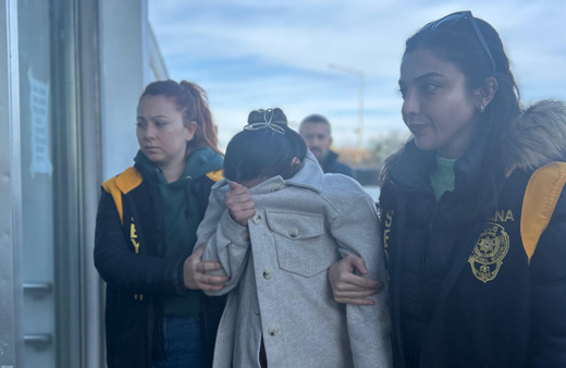 Adana'da otobüste dehşet! Şoförü boşanma aşamasındaki karısı bıçakladı