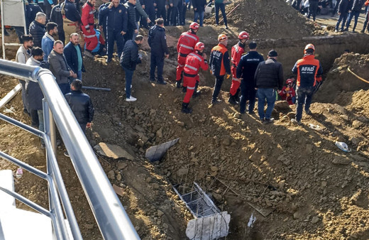 Polatlı'da kanalizasyon bağlantı çalışmasında göçük: 2 işçi öldü