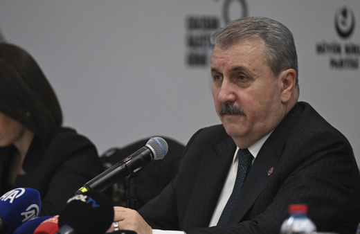 Mustafa Destici, "PKK silah bıraksa bundan kimse rahatsız olmaz" deyip kırmızı çizgisini açıkladı