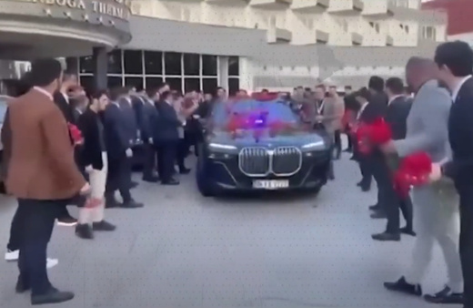Yerli ve milli deyip dert yanan Fatih Erbakan'ın yeniden makam aracı şovu!