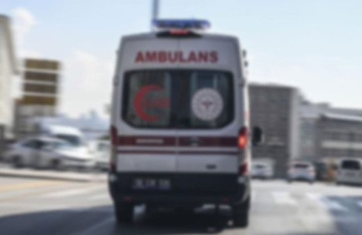 Taziyeye gittikleri evin önünde silahlı saldırıya uğradılar