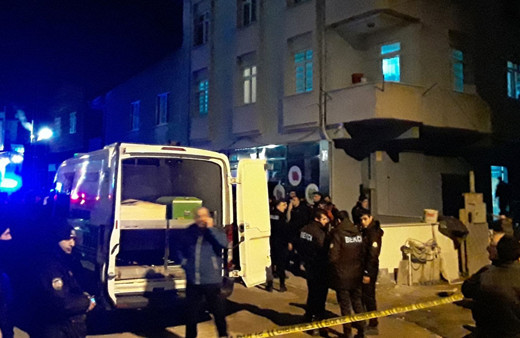 Kocaeli'de bir kişi, karısını tüfekle öldürdü