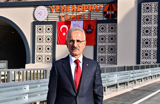 Yeniköprü Tüneli trafiğe açıldı! Bakan Abdulkadir Uraloğlu: Seyahat süresi 22 dakikaya indi
