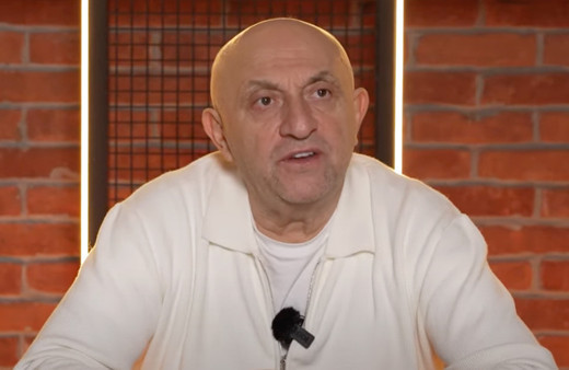 Galatasaray iki dünya yıldızıyla anlaşmaya vardı! Sinan Engin canlı yayında transferleri duyurdu