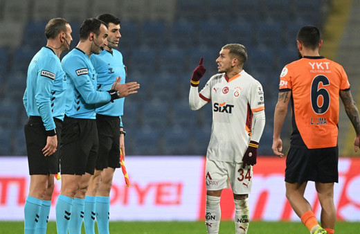 Erman Toroğlu'ndan Galatasaray'a sert sözler: Futbol hırsızlığı ile 3 puanı almış