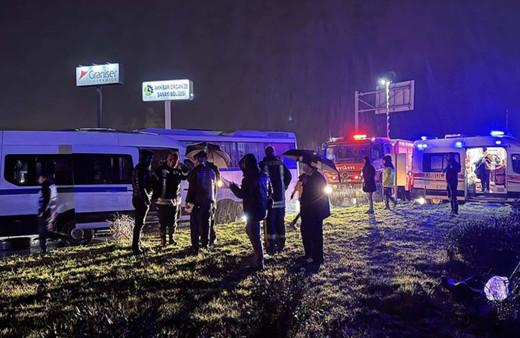 Manisa'da feci kaza: 35 yaralı