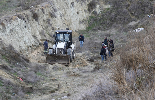 Denizli'de evde ölü doğan bebeği gömdükleri iddiasıyla 2 şüpheli gözaltına alındı