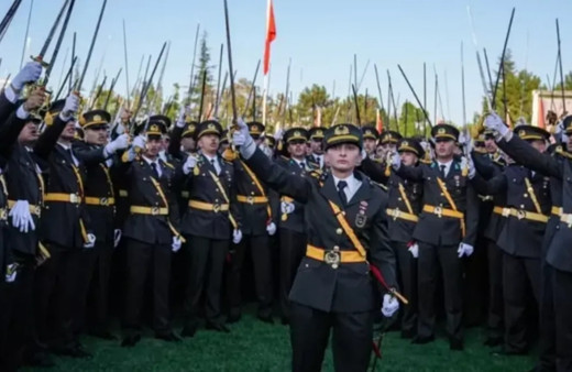 Kılıçlı korsan yemin eden teğmenler ile ilgili yeni karar! 30 gün içinde...