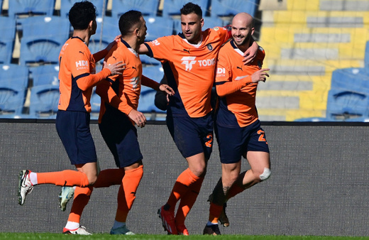 Süper Lig'de Rams Başakşehir Çaykur Rizespor'u mağlup etti! Ghezzal penaltı kaçırdı