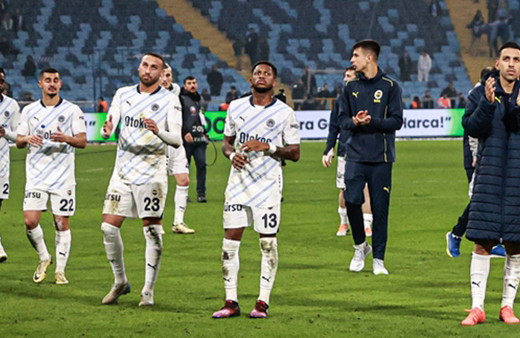 Cenk Tosun Fenerbahçe'de ilk golünü attı