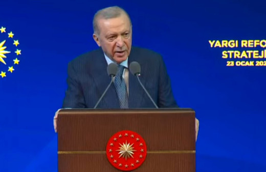 Cumhurbaşkanı Erdoğan'dan Özgür Özel'e Akın Gürlek tepkisi: Parmak sallayamaz