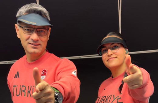 Yusuf Dikeç ve Şevval İlayda on ikiden vurdu Almanya'da altın madalya geldi