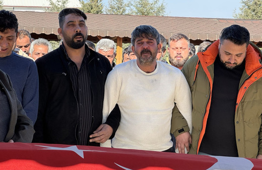 Uşak'ta hafif ticari araca silahlı saldırı: 12 yaşındaki Emirhan öldü, yakınları kahroldu