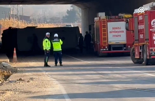 Denizli'de işçi servisi devrildi! Ölü ve yaralılar var