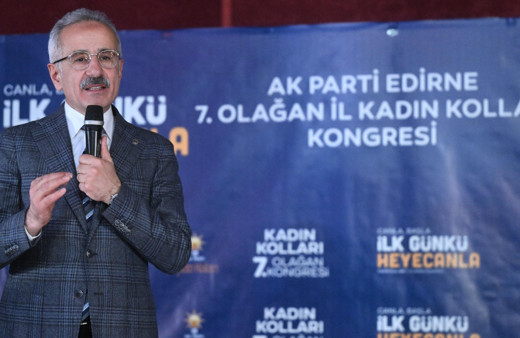 Abdulkadir Uraloğlu, AK Parti Edirne Kadın Kolları Kongresi'nde konuştu