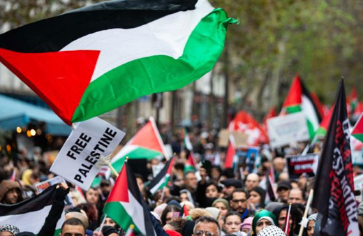 Fransa'da Filistin bayrağı açan 2 kişi 1 yıl maçlardan men edildi