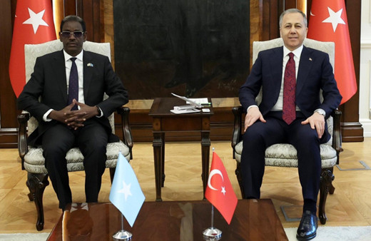İçişleri Bakanı Yerlikaya, Somali İç Güvenlik Bakanı İsmail ile görüştü