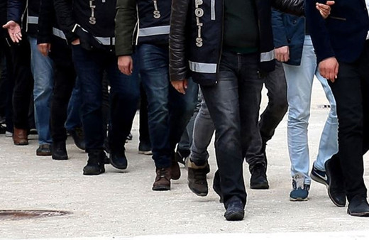 İzmir ve Manisa'da FETÖ operasyonu