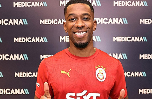 Galatasaray'da Carlos Cuesta takımla ilk antrenmanına çıktı